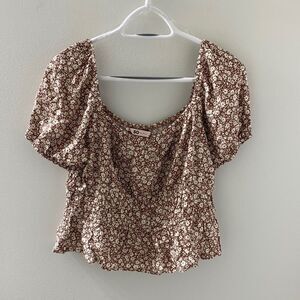 SO Floral top NWOT